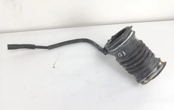 Mazda 3 II Air intake hose/pipe PE0113221
