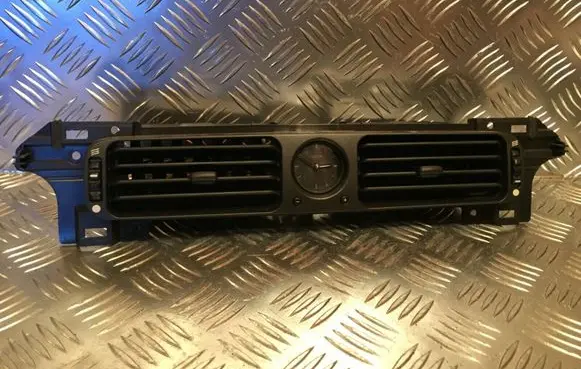 Jaguar XJ X308 Dash center air vent grill GND6770AB LNC4315AB