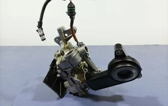 Volvo S90, V90 Oil pump 31670241