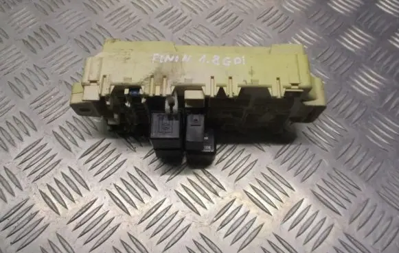 Mitsubishi Pajero Pinin Fuse box set 9113-0531