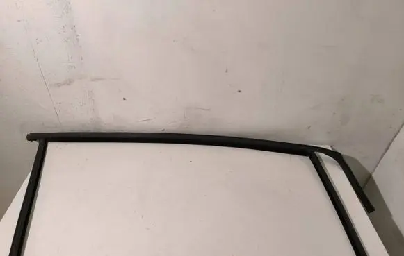 Ford Kuga I Rubber seal front coupe door 8V41S21510A