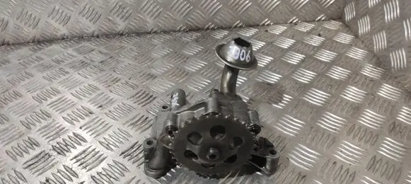 Volkswagen PASSAT B5.5 Oil pump 00334532 0200604