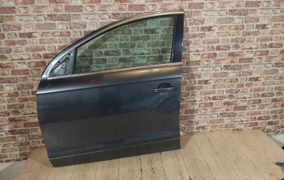 Audi Q7 4L Front door