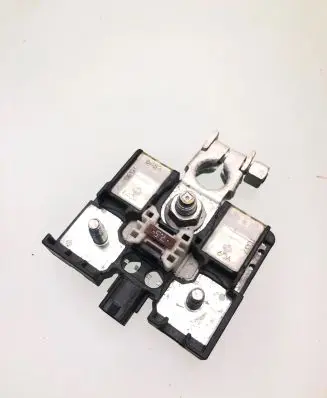 Toyota RAV 4 (XA40) Battery relay fuse 6489 140A