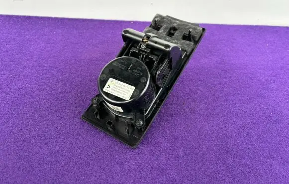 Cup holder front