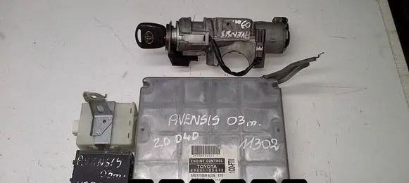 Toyota Avensis T220 Engine control unit/module 8966105690