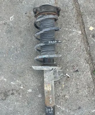 Volkswagen Jetta VI Front shock absorber/damper