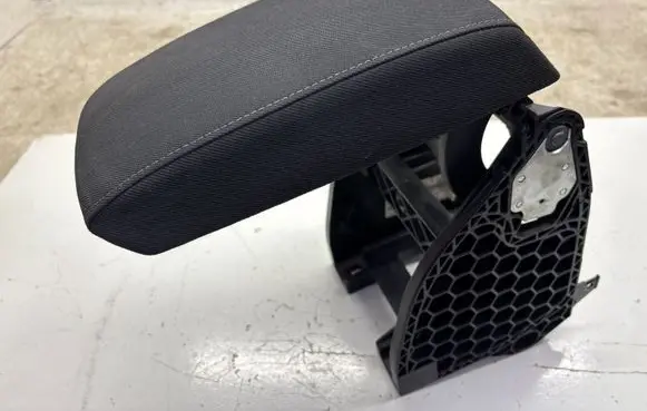 Skoda Octavia Mk2 (1Z) Armrest 1Z0864207C
