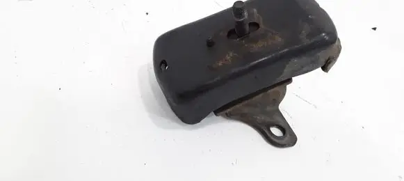 KIA Sorento Engine mount bracket