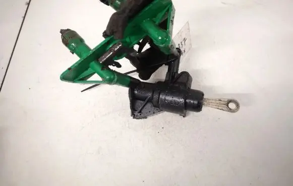 Ford Focus Clutch master cylinder 98ab7a543af 98ab-7a543-af