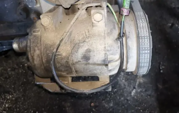 Audi A4 S4 B5 8D Air conditioning (A/C) compressor (pump)
