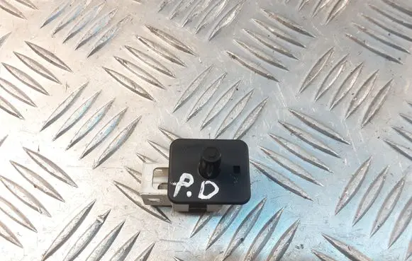 Mercedes-Benz E W211 Front door sensor 2028209410
