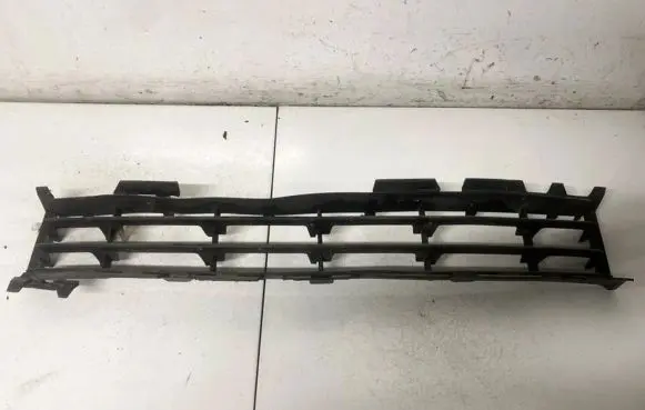 Renault Megane II Front bumper lower grill 8200114155