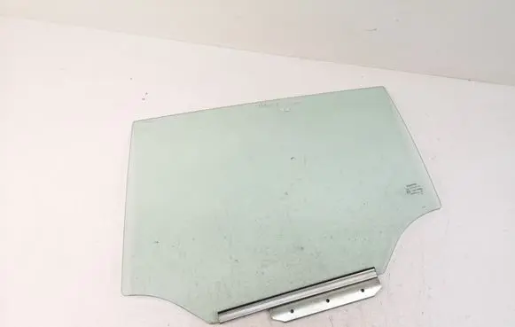 Toyota Avensis T270 Rear door window glass