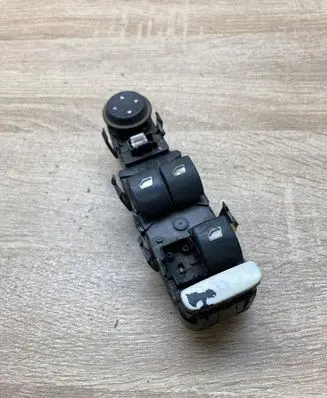 Citroen C4 I Electric window control switch 9651464577