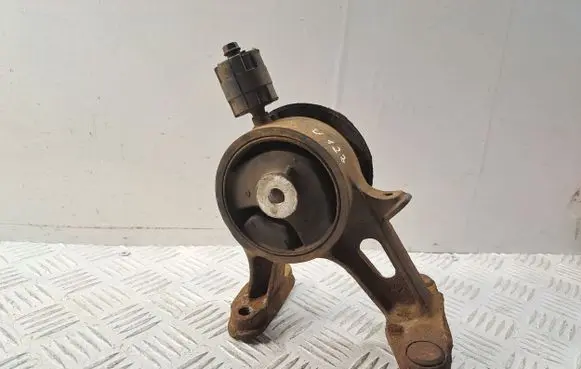 Toyota Verso Engine mount bracket 123710R060 AV89656