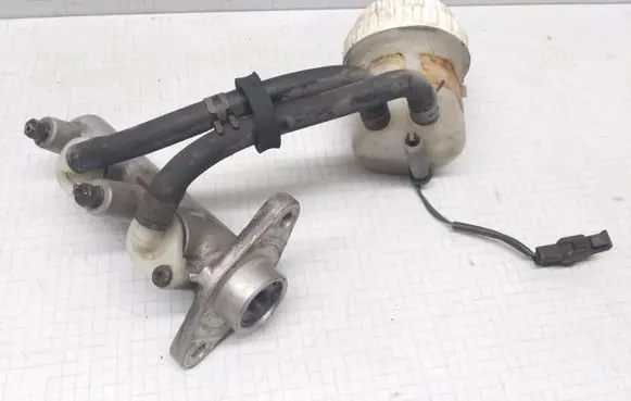 Mitsubishi Carisma Master brake cylinder