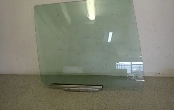 Toyota RAV 4 (XA20) Sliding door window/glass 