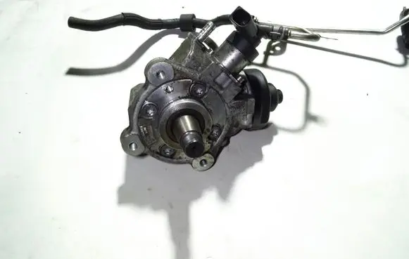 Volkswagen PASSAT B7 Fuel injection high pressure pump 0445010507 03L130755