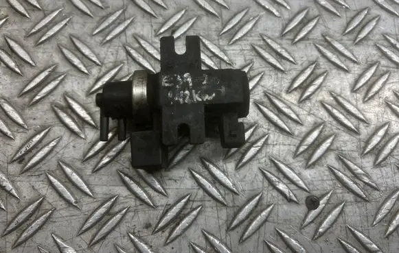 BMW 5 E39 Turbo solenoid valve