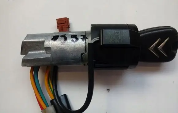 Citroen Xsara Picasso Ignition lock 9641551180