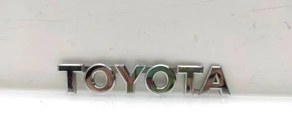 Toyota Avensis Verso Manufacturers badge/model letters 