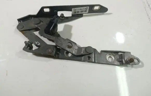 Jaguar X-Type Tailgate/trunk/boot hinge 