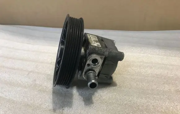 Volvo V70 Power steering pump 30741121 7613955146