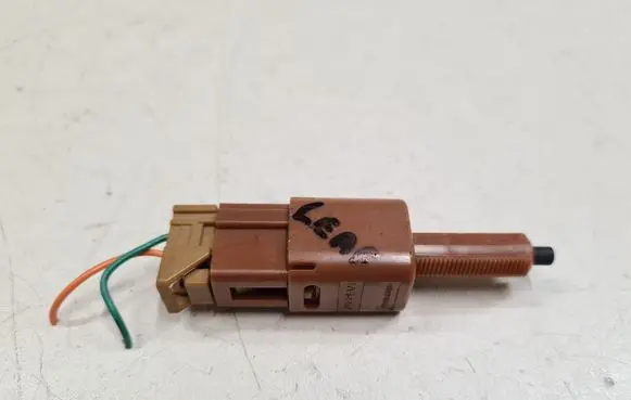 Nissan Leaf I (ZE0) Brake pedal sensor switch 13219MN