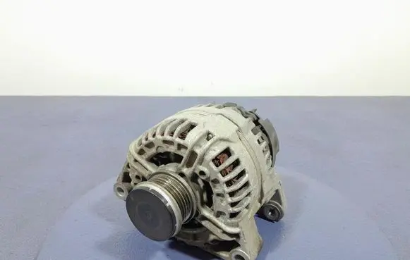 Opel Corsa E Generator/alternator 13266810