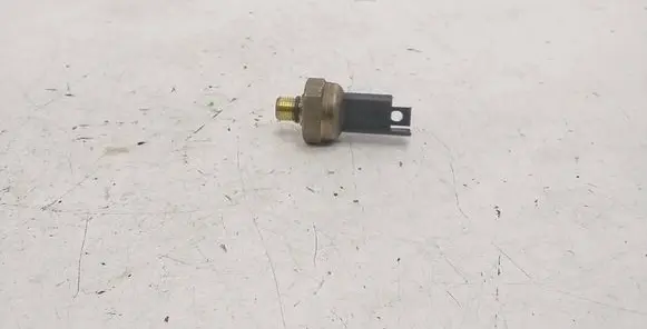 BMW 3 E90 E91 Fuel pressure sensor 7614317 51CP0903