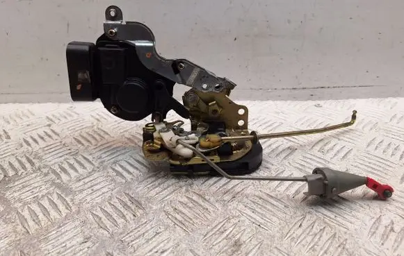 Lexus IS 200-300 Front door lock