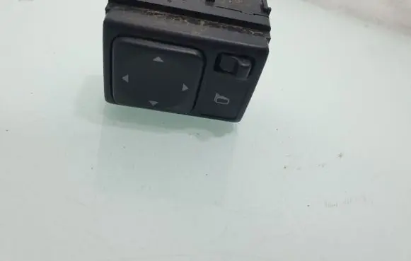 Nissan Navara D40 Wing mirror switch