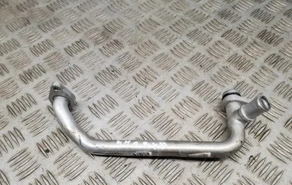 Audi Q5 SQ5 Engine coolant pipe/hose 06M121071J