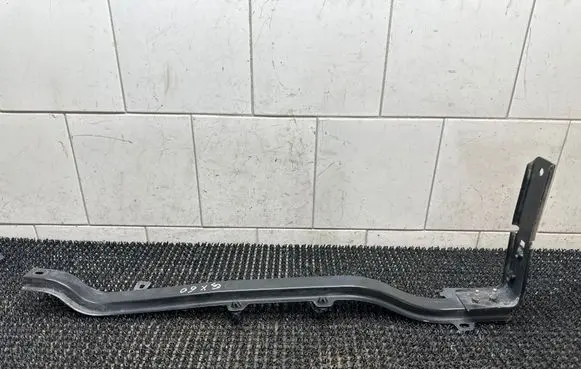 Radiator support slam panel bracket