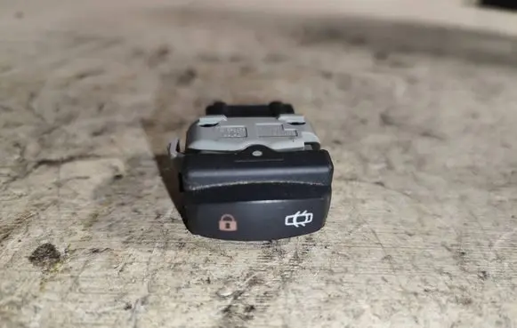 Renault Vel Satis Central locking switch button 28082