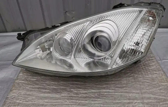Mercedes-Benz S W221 Headlight/headlamp A2218205561
