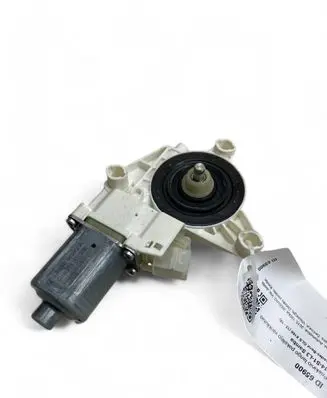 Mercedes-Benz GLS X166 Front door window regulator motor A1669060201 0130822754