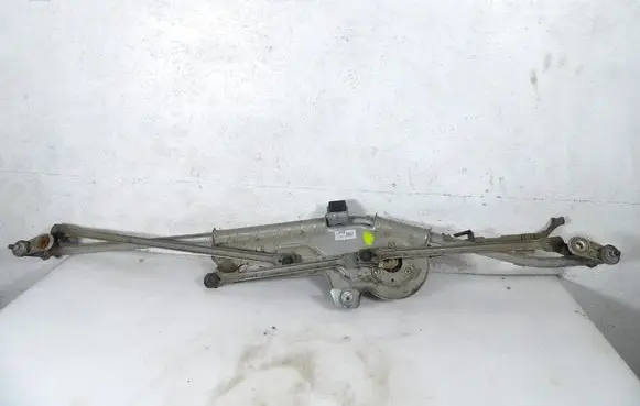 Front wiper linkage and motor