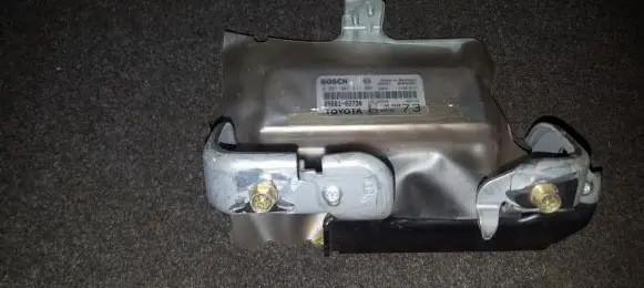 Toyota Corolla E120 E130 Engine control unit/module 8966102730 0261207411