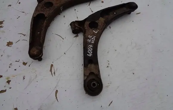 Peugeot 308 Front lower control arm/wishbone
