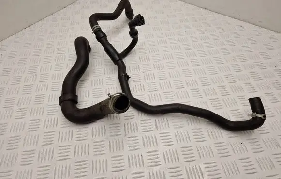 Renault Clio IV Engine coolant pipe/hose 215014208R 924104983R