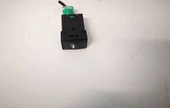 Nissan X-Trail T32 Tailgate opening switch 08349