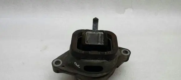 Land Rover Range Rover L322 Engine mount bracket KKB500740