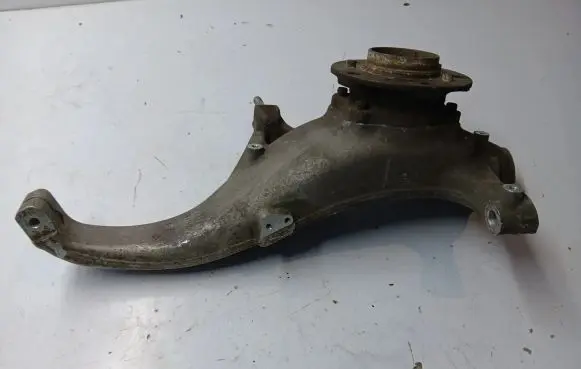 BMW M5 Front wheel hub 2284053