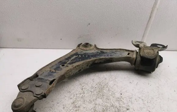 Volvo XC60 Front lower control arm/wishbone 8G9N3A052A