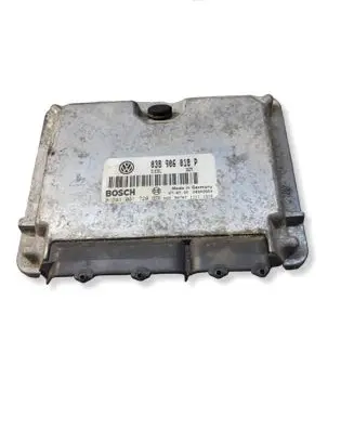 Volkswagen PASSAT B5 Engine control unit/module 038906018P 0281001720