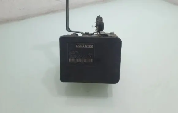 Volvo V50 ABS Pump 30793901 5N512C405AA
