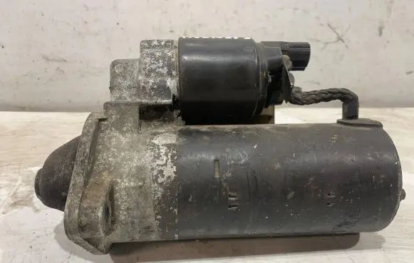 Toyota Avensis T220 Starter motor 281000G010 01110132