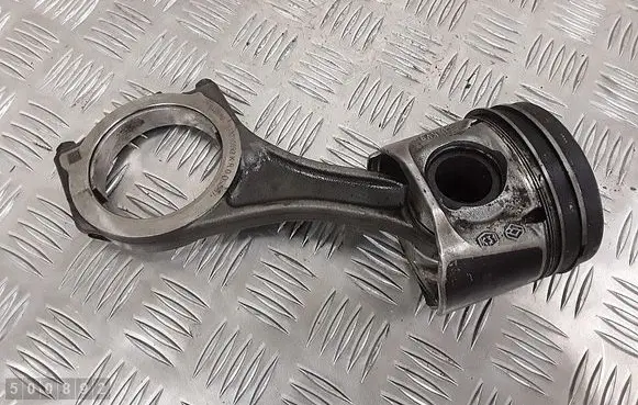 Nissan Navara Piston with connecting rod 942390 10653